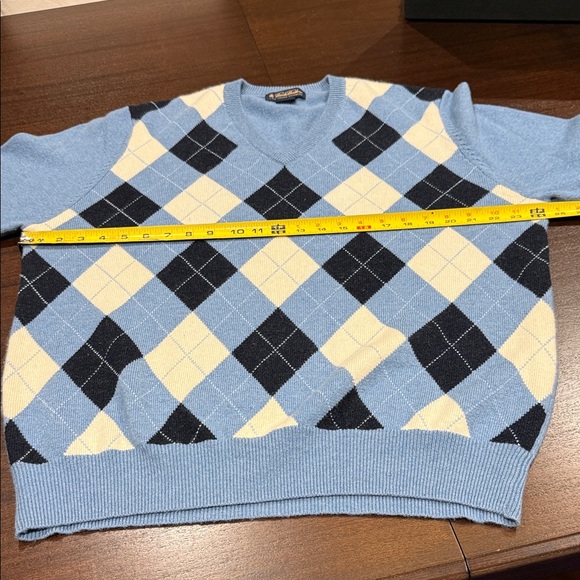 Brooks Brothers Blue and Cream Argyle V-Neck Sweater - Picture 5 of 9